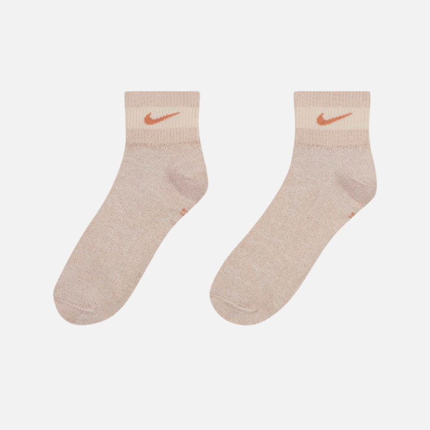 Nike Everyday Essentials Metallic Ankle Socks (1 Pair) -Guava Ice/Metallic Copper/Amber Brown