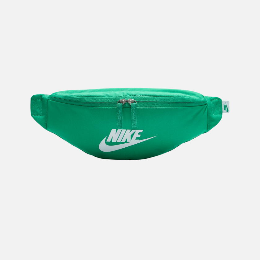 Nike Heritage Waistpack (3L) -Stadium Green/White