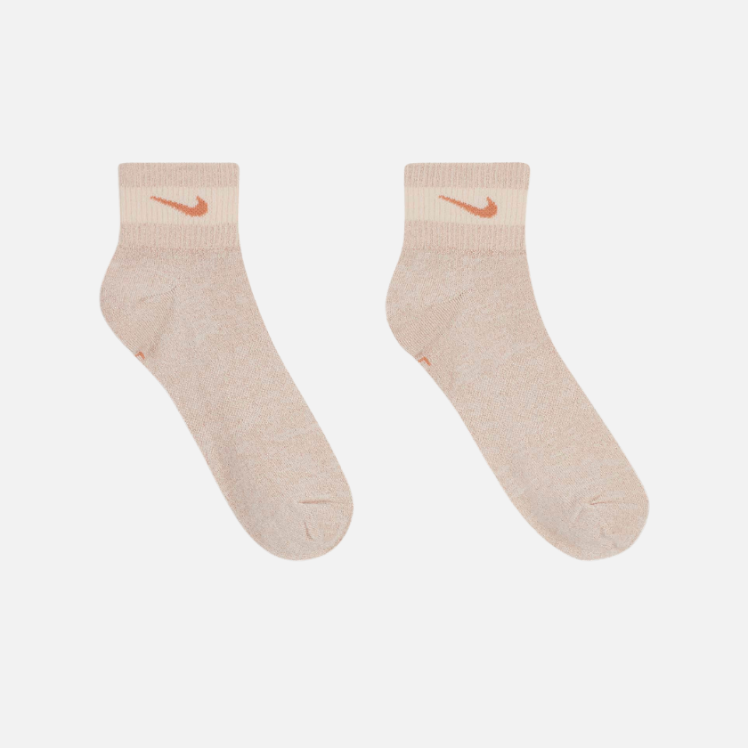 Nike Everyday Essentials Metallic Ankle Socks (1 Pair) -Guava Ice/Metallic Copper/Amber Brown