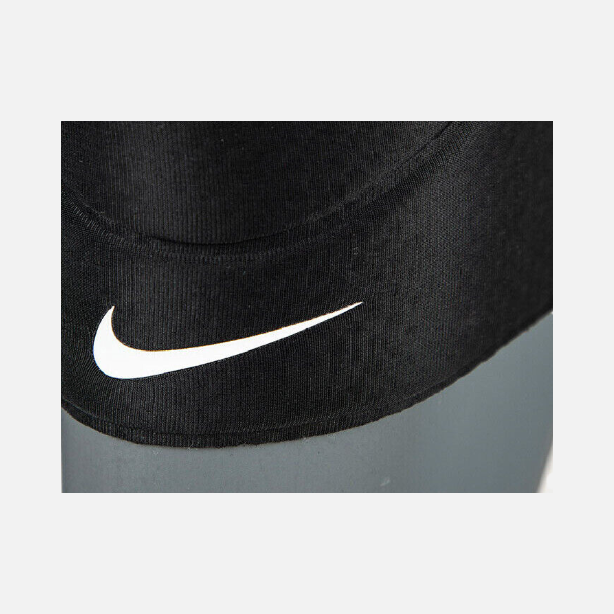 Nike Pro Closed-Patella Knee Sleeve 2.0 at