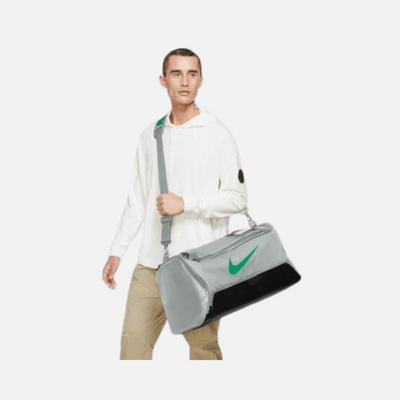 Nike Brasilia 9.5 Training Duffel Bag (Medium, 60L) -LIGHT SILVER/BLACK/(STADIUM GREEN)