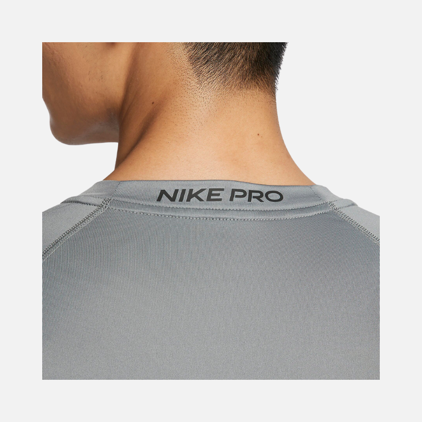 Nike Pro Dri-FIT Tight Short-Sleeve Men's Fitness Top -Smoke Grey/Black