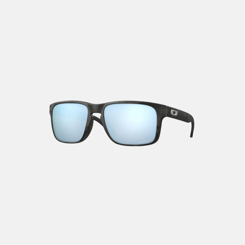 Oakley Holbrook™  – Grey Frame / Prizm™ Blue Polarized Lenses