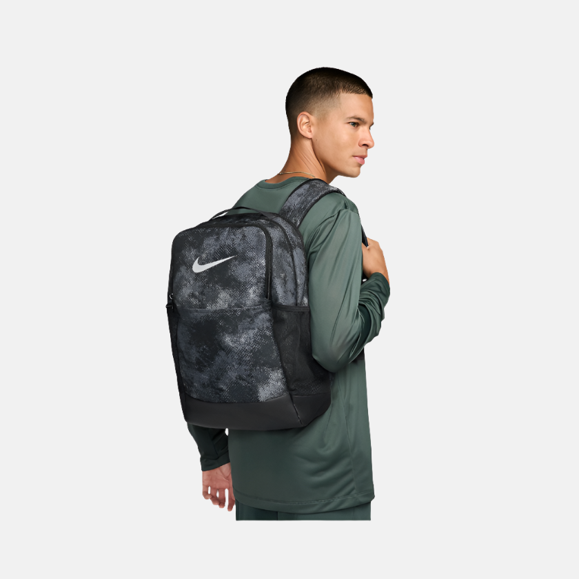 Nike Brasilia Backpack (24L) -Iron Grey/Black/Light Smoke Grey