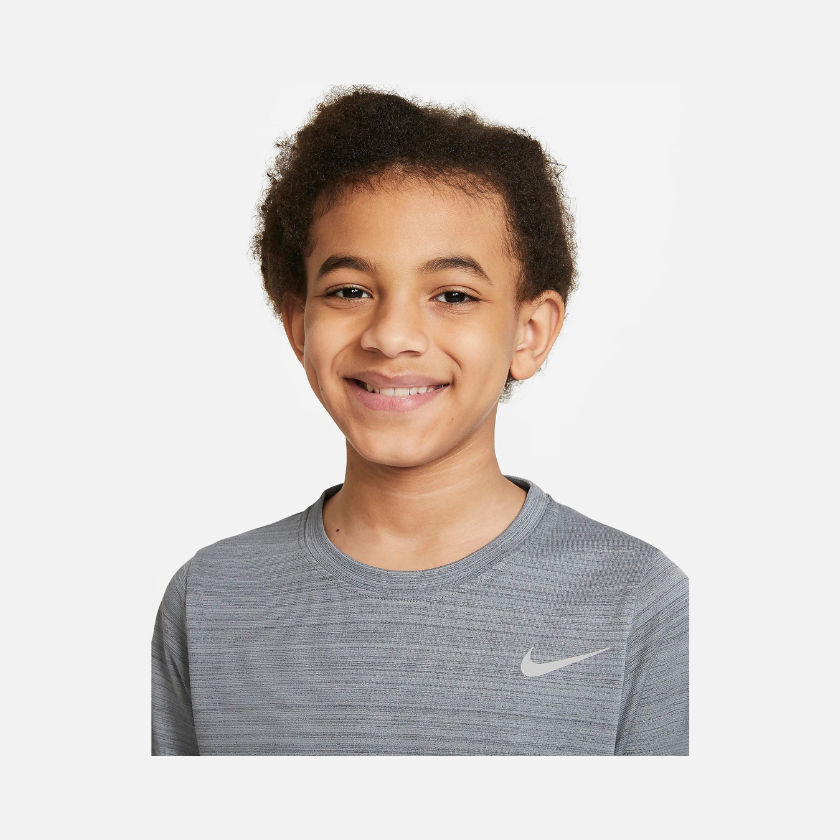 Nike Dri-FIT Miler Older Kids Boys Training Top -Smoke Grey