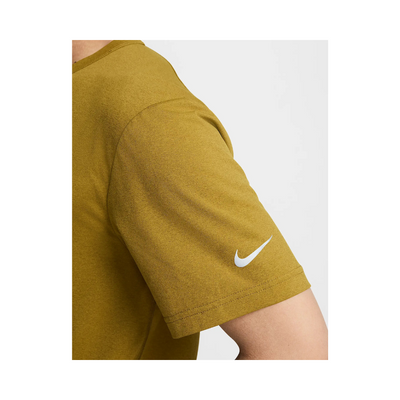 Nike Hyverse Dri-FIT UV Short-Sleeve Men's T-shirt -Desert Moss/Fir