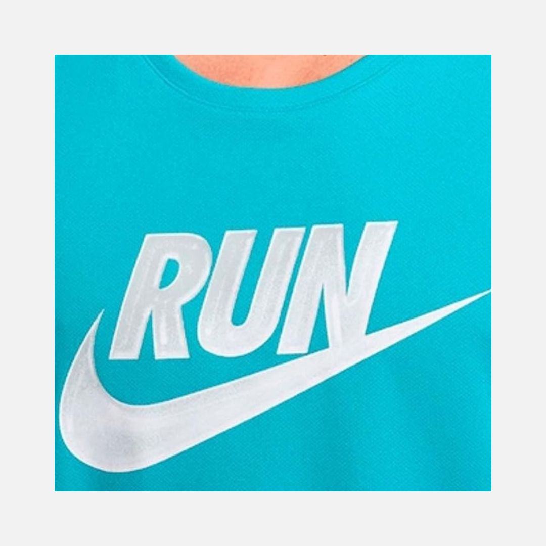 Nike Men's Relaxed Fit T-Shirt