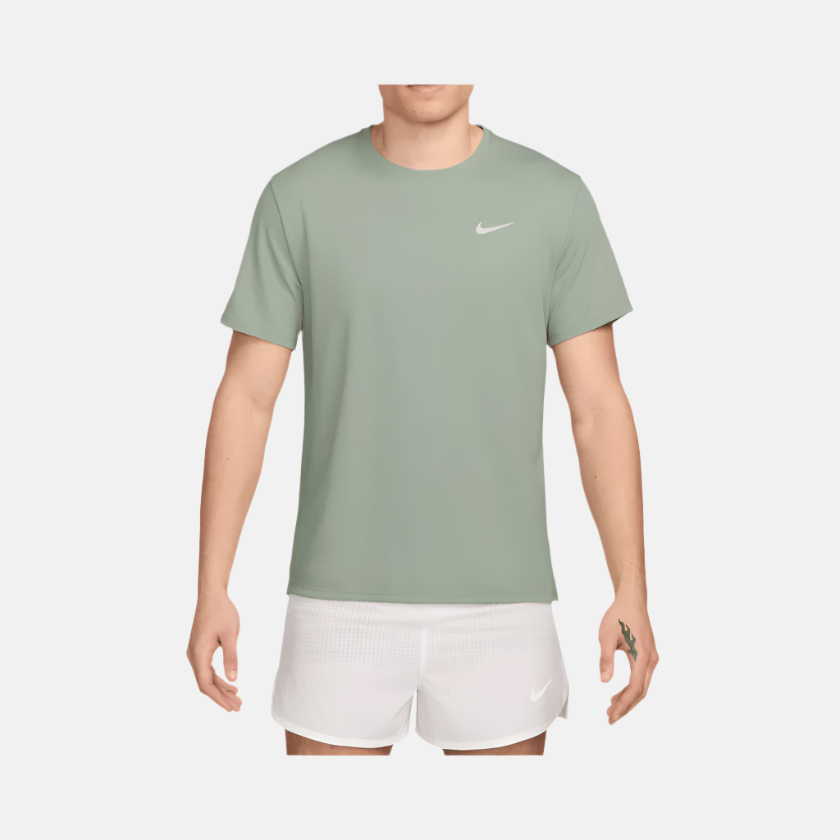 Nike Dri FIT UV Miler Men's T-shirt -Light Green