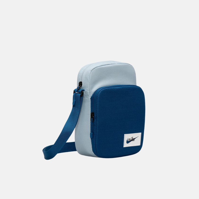Nike Heritage Crossbody Bag 4L – Light Harmony Blue/Court Blue