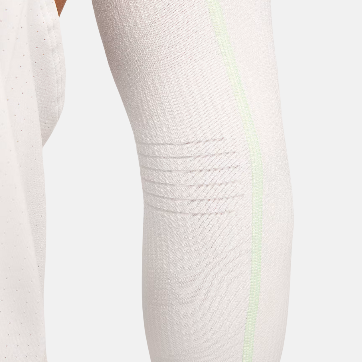 Nike Zoned Arm Sleeves – Summit White/Photon Dust/Black