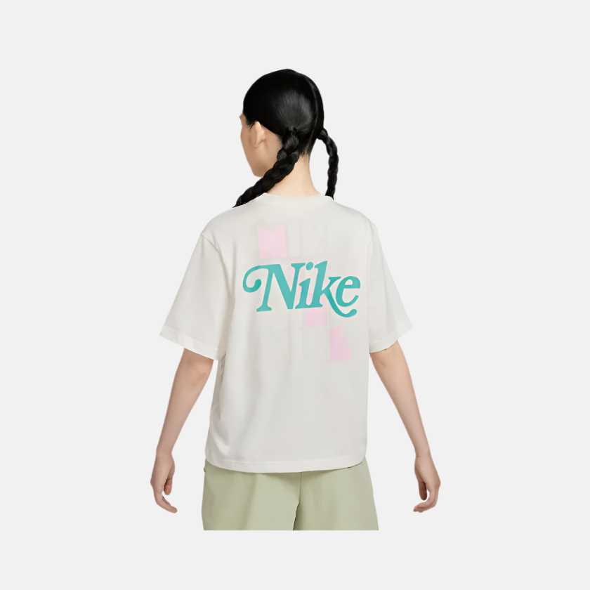 Nike Sportswear Women's Boxy T-Shirt -Sail