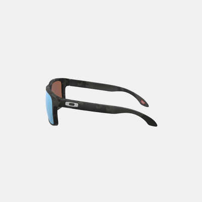 Oakley Holbrook™  – Grey Frame / Prizm™ Blue Polarized Lenses