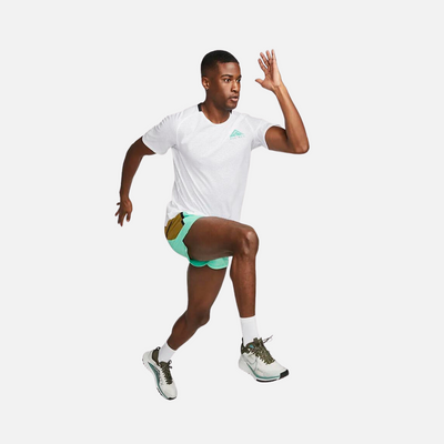 Nike Dri-FIT Trail Solar Chase Men's Short-Sleeve Trail-Running Top -White/Spring Green