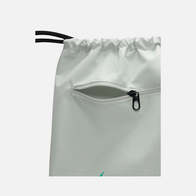 Nike Brasilia 9.5 Training Gymsack 18L Bag - Light Silver/Black/Stadium Green