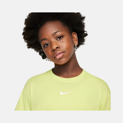 Nike Sportswear Essential Older Kids Girls T-Shirt -Light Lemon Twist