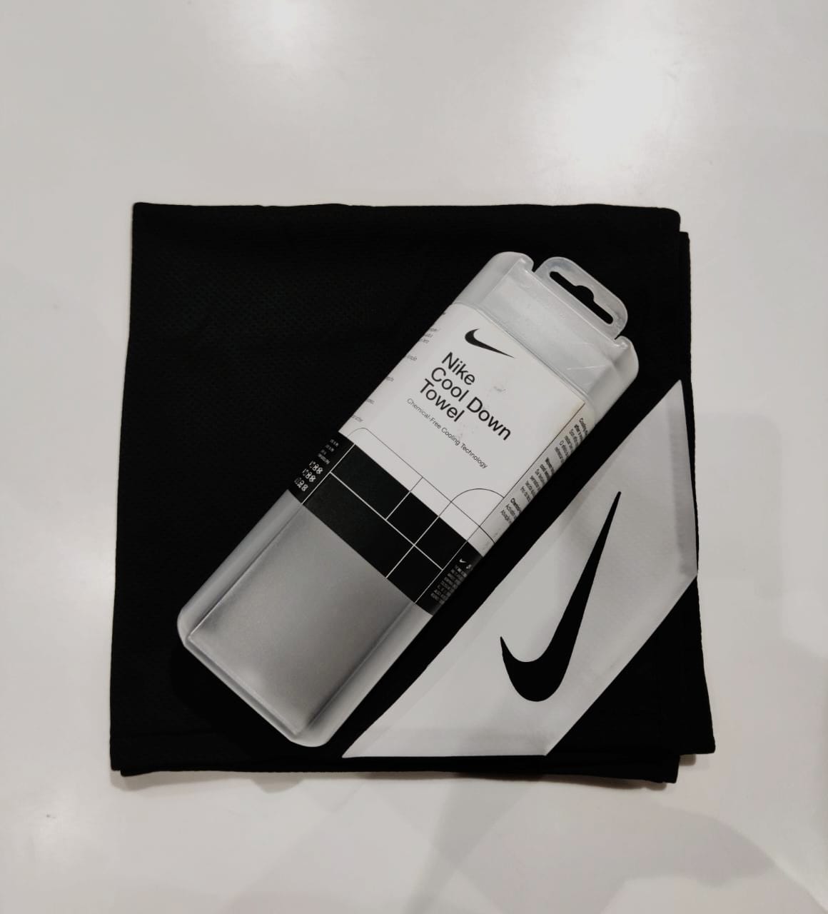 Nike Cooling Towel - Black/White