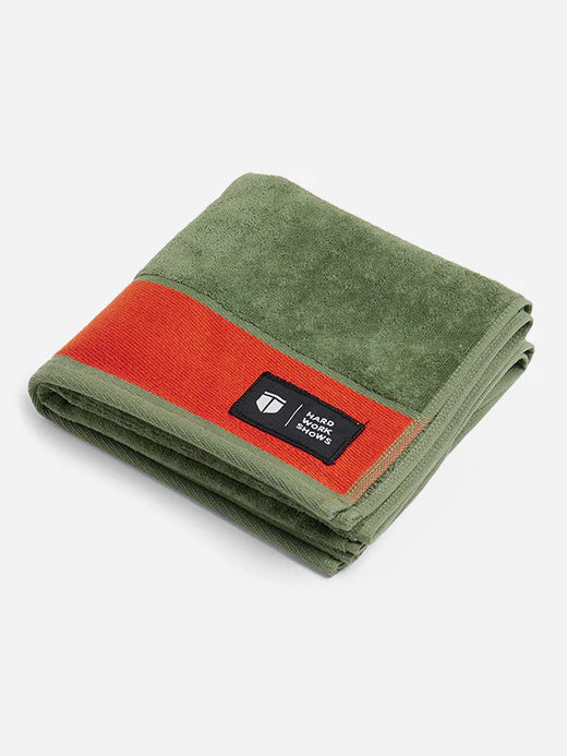 Fit Anti-microbial Towel-Camo Green-red